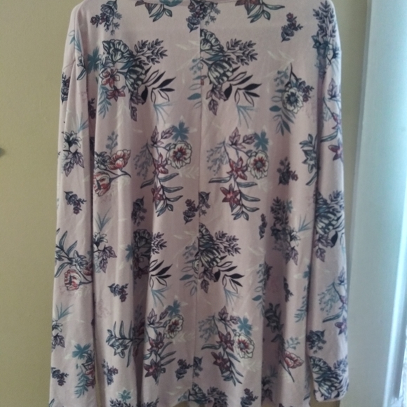 Massini floral Women Long Sleeve Top - Picture 5 of 11